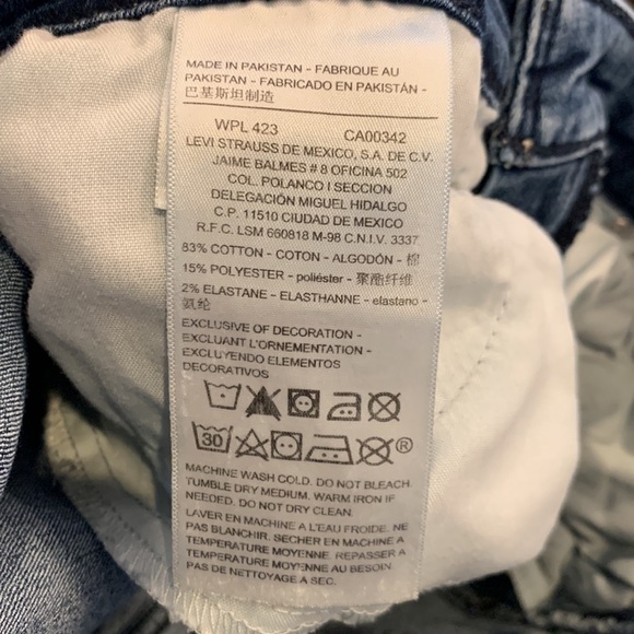 Levi Strauss Signature Modern Slim Med Dark Wash Jean Size 8M - W29 L32 - Picture 5 of 7